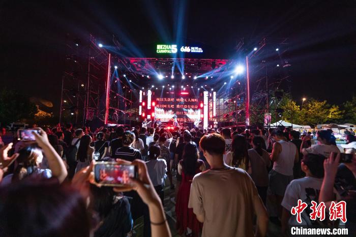 体育+夜间经济：点亮灯光、串联运动与文化，让