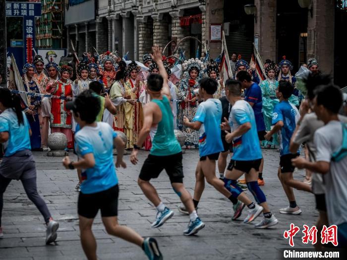 2024梧州半程马拉松近2万跑者齐聚岭南古城 埃塞