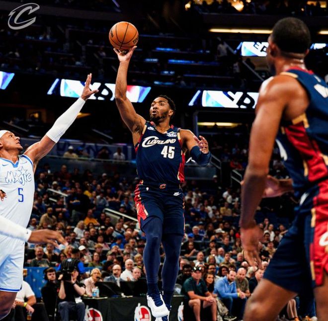 哈登加盟骑士首秀爆发 骑士爆冷复仇魔术豪取