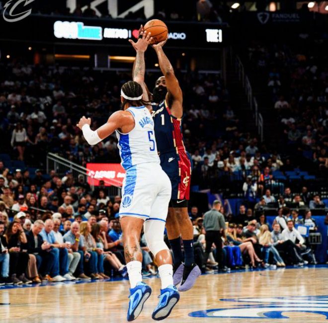 哈登加盟骑士首秀爆发 骑士爆冷复仇魔术豪取