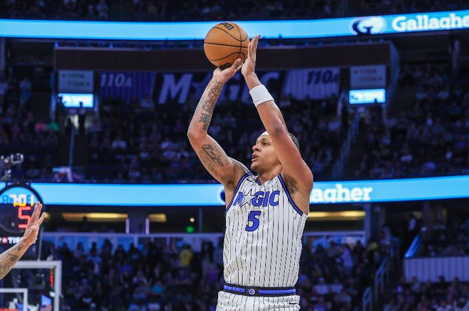 哈登加盟骑士首秀爆发 骑士爆冷复仇魔术豪取