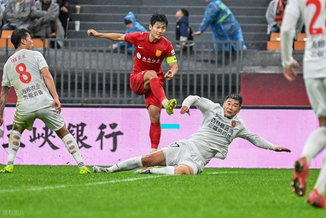 向余望主场首秀能否破门？川渝德比成关键战役