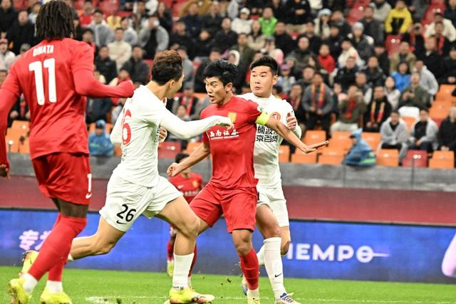 向余望主场首秀能否破门？川渝德比成关键战役