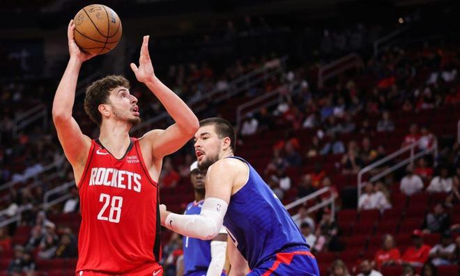 火箭队迎战湖人队申京复出或成关键转折点