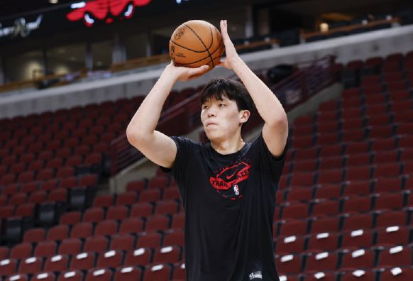 杨瀚森首获NBA赛场机会 开拓者胜快船稳居附加赛