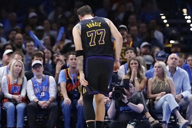 火箭签约冠军后卫 JD戴维斯，周最佳出炉，湖人