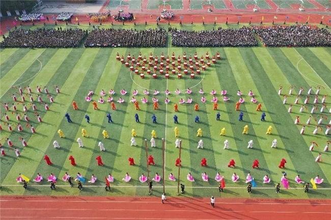 锻造强健体魄，青春与国家同行：衡水二中2024年