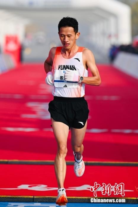 隐者陈天宇以稳健节奏与顽强意志，带动中国马